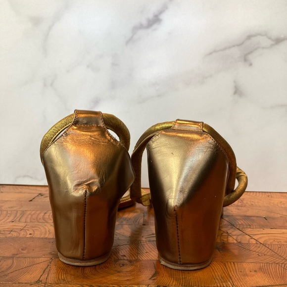 ⭐️ Zero + Maria Cornejo Gold Wedge Sandals 38.5 - Picture 4 of 7